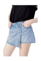 shorts-en-coton-bleu-clair-avec-poches