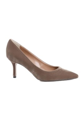 velvet-heeled-pumps