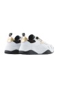 sneakers-blanches-elegant-detail-en-daim