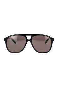 Okulary przeciwsłoneczne z kątowym designem