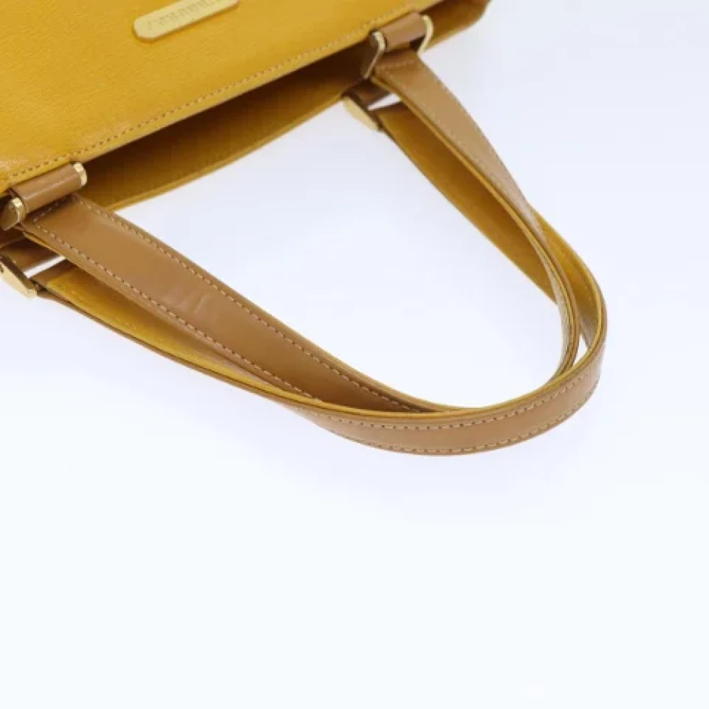 Burberry Vintage Pre-owned Leather handbags Yellow Dames