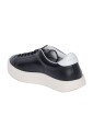 baskets-en-cuir-avec-detail-perfore