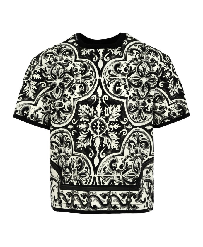 t-shirt-noir-a-motif-majolique