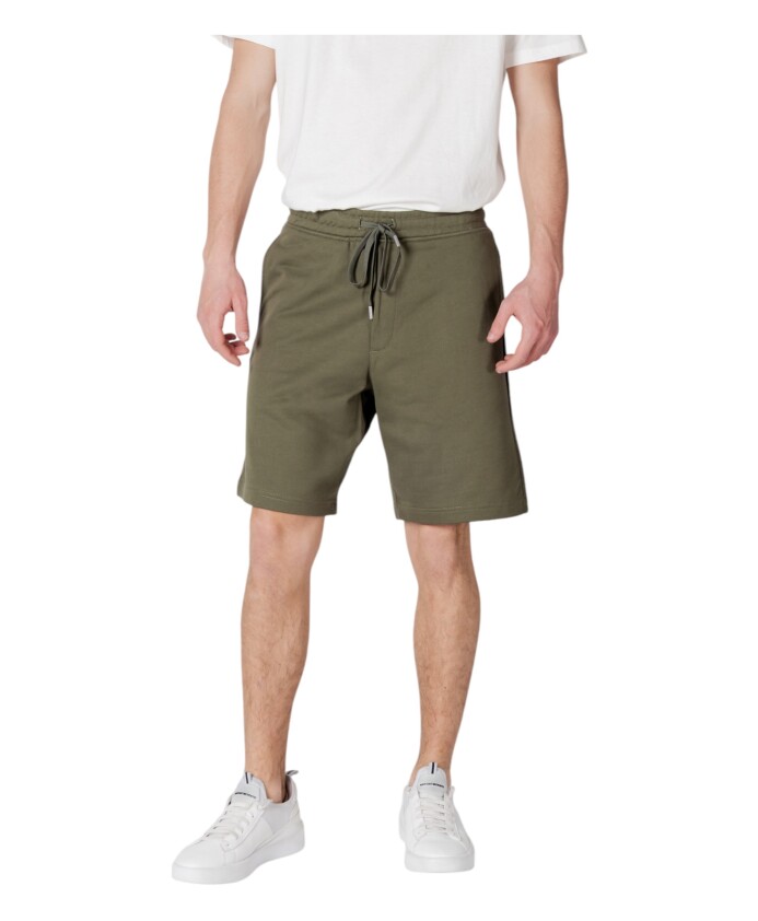 shorts-en-coton-vert-avec-fermeture-en-dentelle