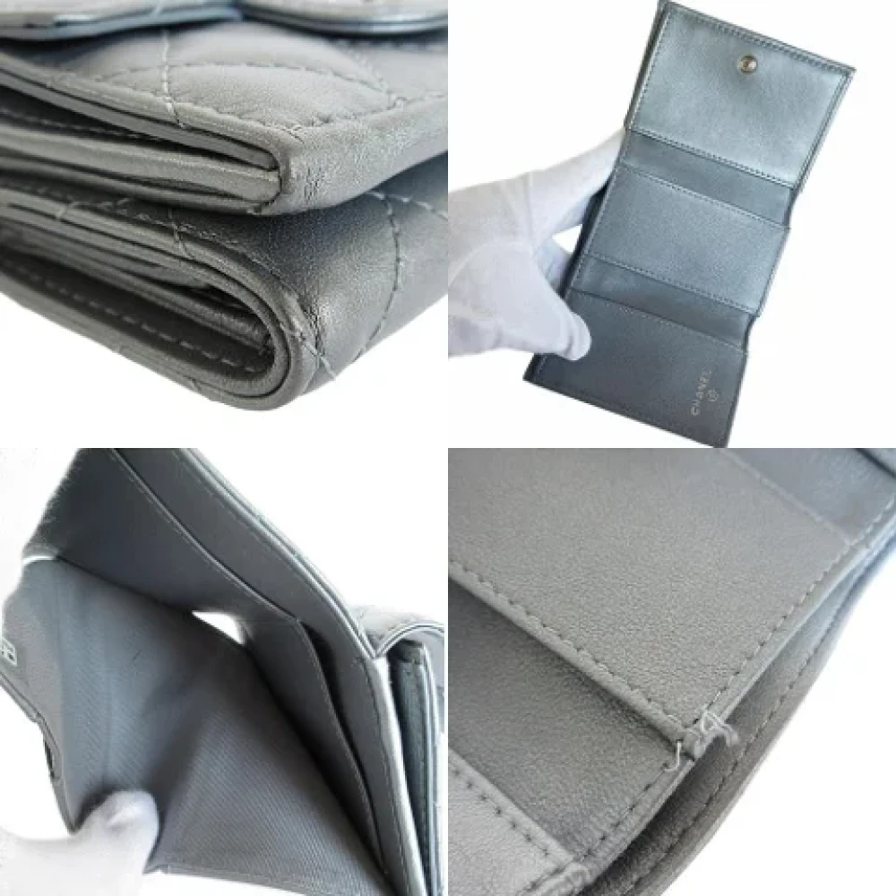 Chanel Vintage Pre-owned Leather wallets Gray Dames