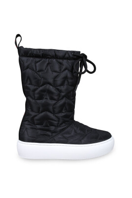 quilted-black-snow-boots-with-stars