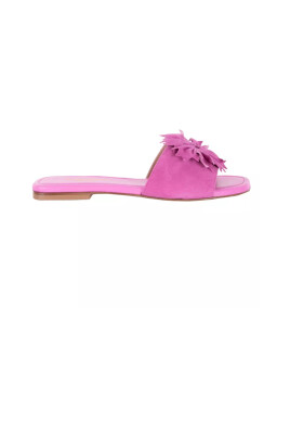 sandales-rose-en-daim-a-enfiler