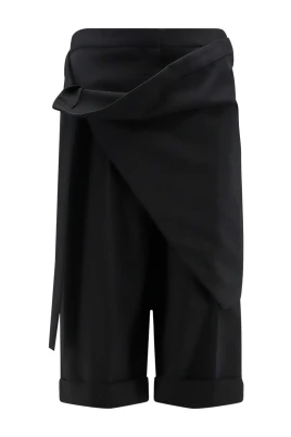 Långa shorts med drapering