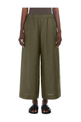 green-linen-cropped-trousers