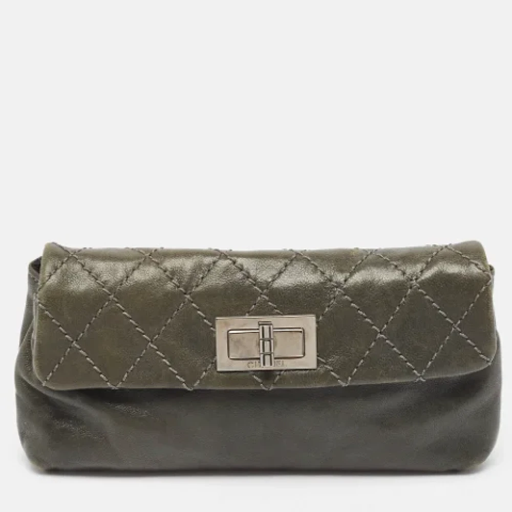 Chanel Vintage Pre-owned Leather clutches Gray Dames