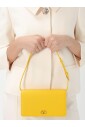 sac-a-bandouliere-jaune-a-clous