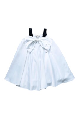 white-girl-suit-fashionable-certified