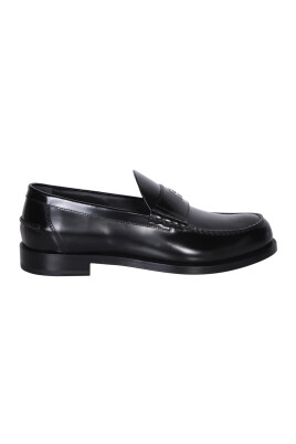 svarta-loafers-med-metaldetalj