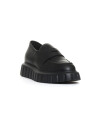 mocassin-en-cuir-noir-avec-semelle-rayee