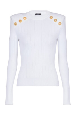 pull-en-maille-avec-details-de-boutons