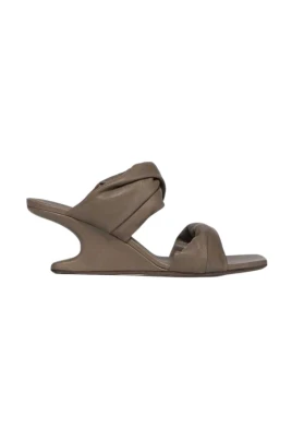 Cantilever 6 Twisted Sandal