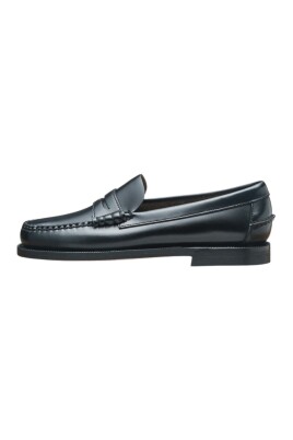 classic-moccasins-for-women-in-leather