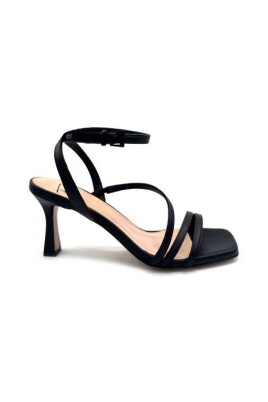 black-leather-sandal-with-adjustable-strap