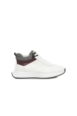 white-leather-platform-sneakers-logo-detail