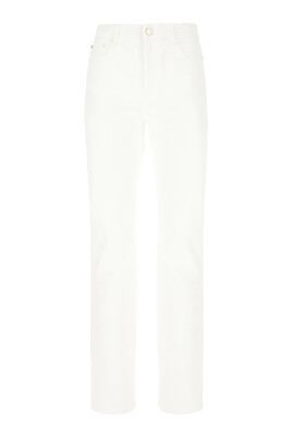 classic-denim-jeans-for-everyday-wear