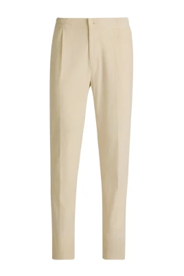 Cordbyxor med sartorial lätthet