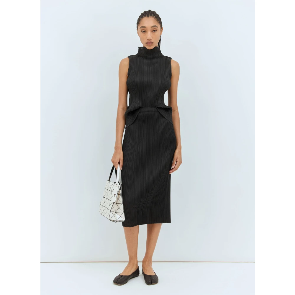 Issey Miyake Elegante Geplooide Midi Rok Black Dames