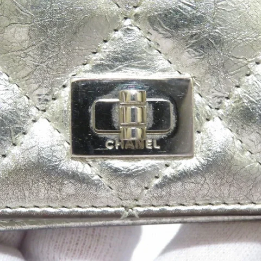 Chanel Vintage Pre-owned Leather wallets Gray Dames