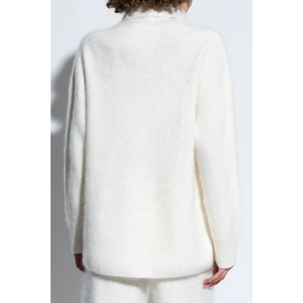 Lisa Yang Trui Teresa White Dames