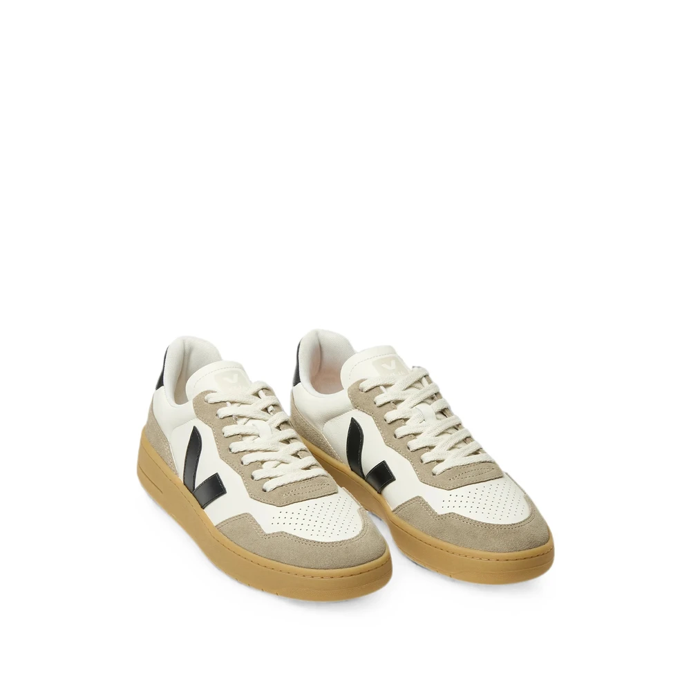 Veja V-90 Leather
