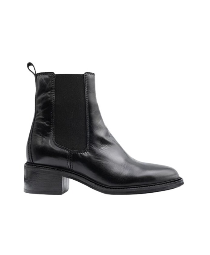 bottines-en-cuir-avec-semelle-en-caoutchouc