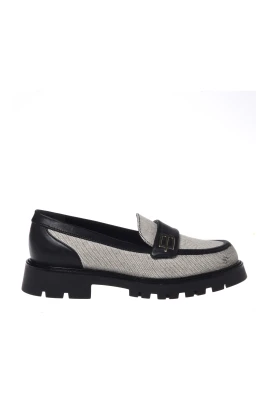 Loafer i canvas och läder
