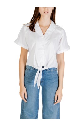 chemise-blanche-col-v-classique