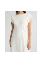 robe-courte-blanche-drapee