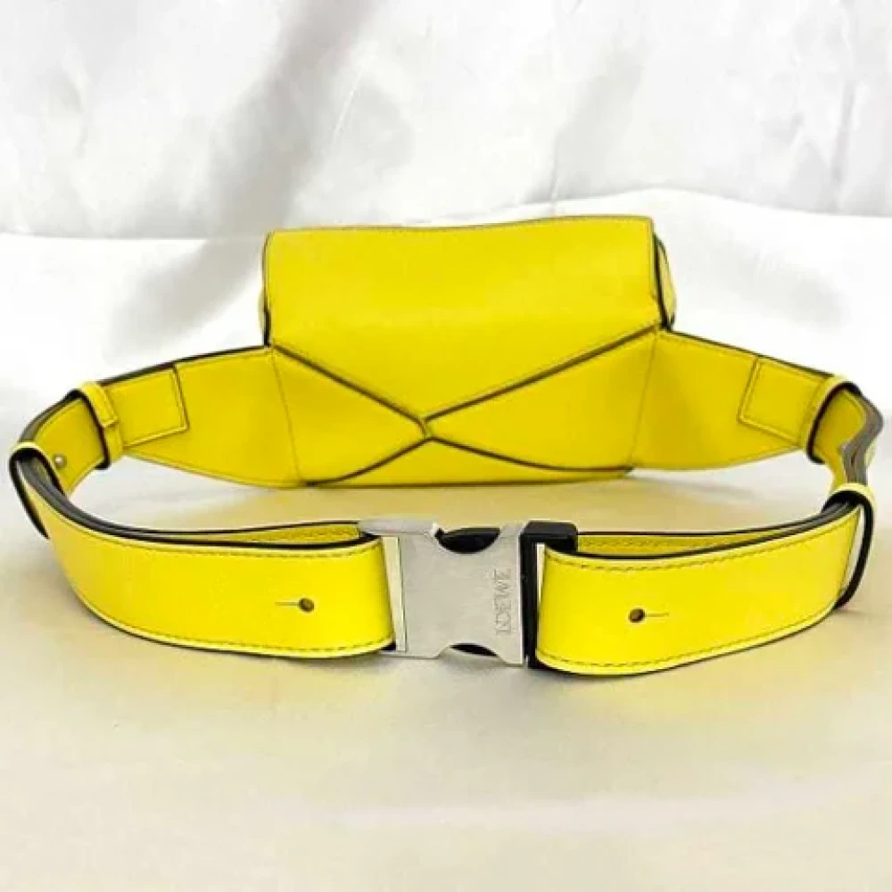 Loewe Pre-owned Fabric pouches Yellow Dames