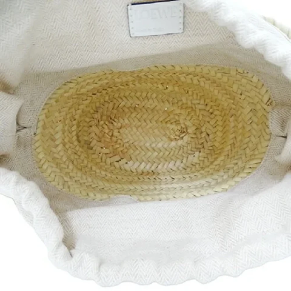 Loewe Pre-owned Fabric shoulder-bags White Dames