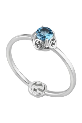 Interlocking G Ring i 18 kt vitt guld med topas och detalj
