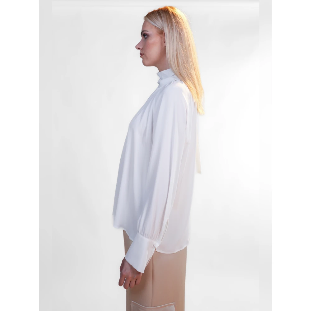 Beatrice .b Zijden Blouse met Mock Neck en Flounce Hem White Dames