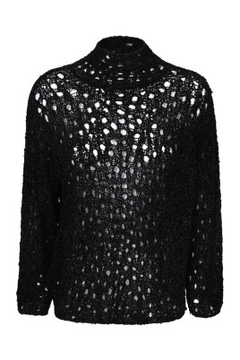 black-knitwear-aw23-stylish-layering