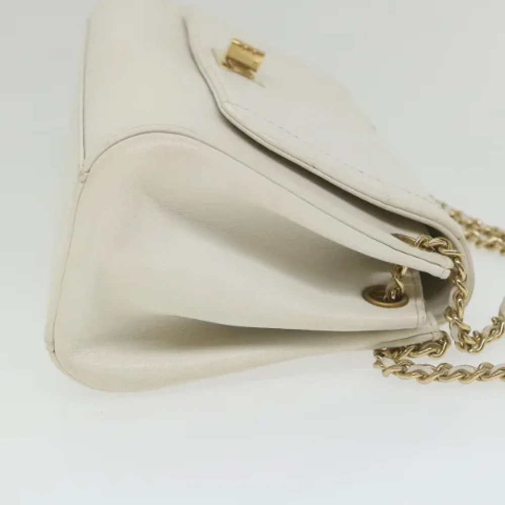 Chanel Vintage Pre-owned Leather shoulder-bags White Dames