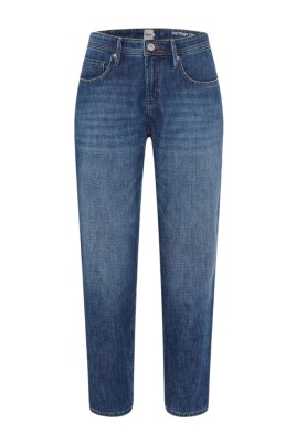 miley-s-stylish-jeans