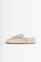 sandales-slides-en-cuir-a-volants