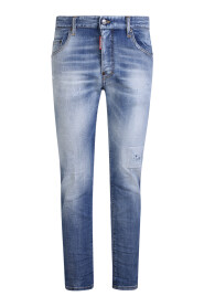 Bue Skater jeans signed Dsqaured2; iconic and timeless garment designed for a young and fresh audience