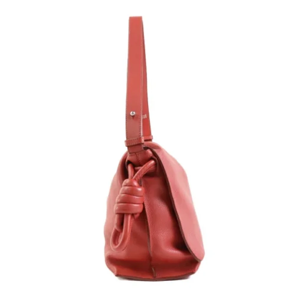 Loewe Pre-owned Leather shoulder-bags Red Dames