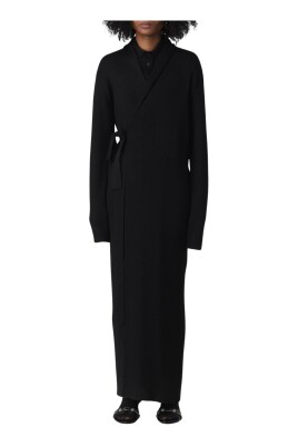 silk-maxi-dress-elegant-style
