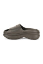 chaussures-plates-noires-style-slide