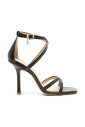 sandale-plate-noire-strappy