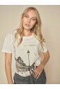 casual-t-shirt-med-louvre-fotoprint