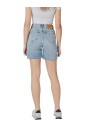 shorts-en-denim-bleu-clair-avec-poches