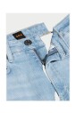 blauwe-bootcut-jeans-met-splitten