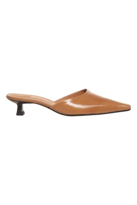 beige-lader-fyrkantig-ta-pumps